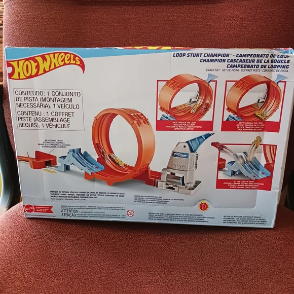Loop Stunt Champion Playset - Multicolor - Picture 2 of 2